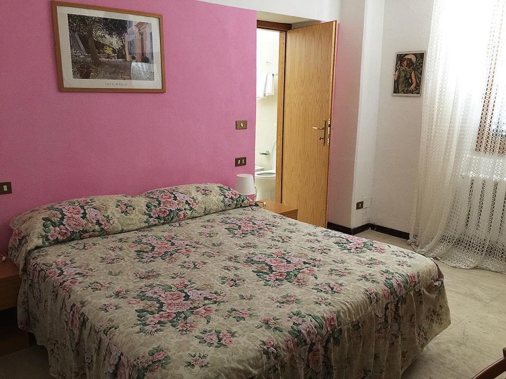 Albergo Ristorante La Torretta Castiglione dei Pepoli Oda fotoğraf